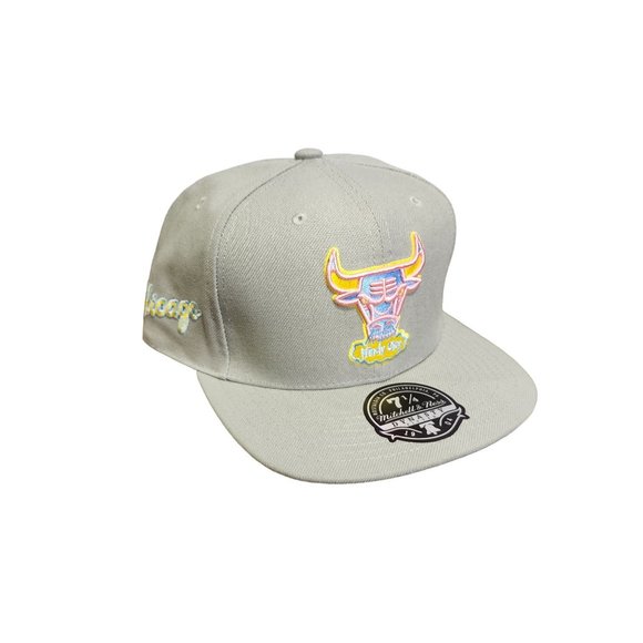 Mitchell and Ness Chicago Bulls 'Till Dawn' Hardwood Classics Fitted Hat 7 1/4 - Picture 1 of 8